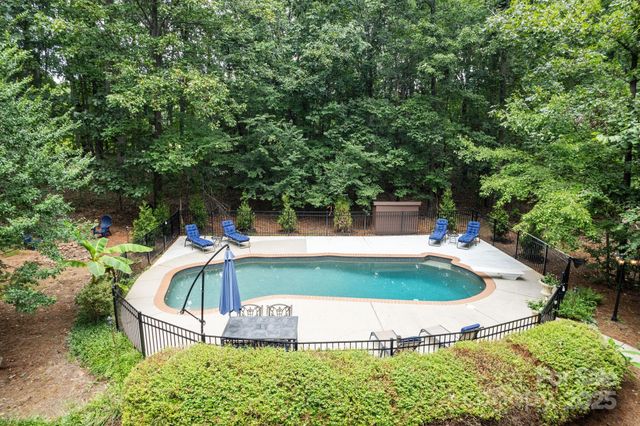 501 Colonels Court, Clover, SC 29710