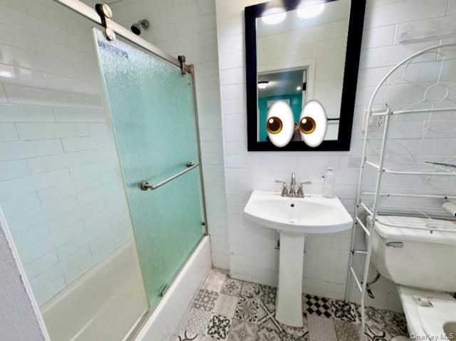 85-05 148th Street 2nd flr, Briarwood, NY 11435