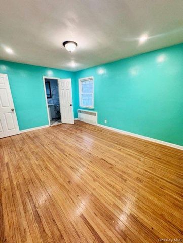 85-05 148th Street 2nd flr, Briarwood, NY 11435