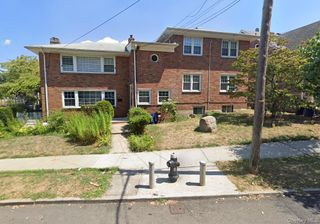 85-05 148th Street 2nd flr, Briarwood, NY 11435