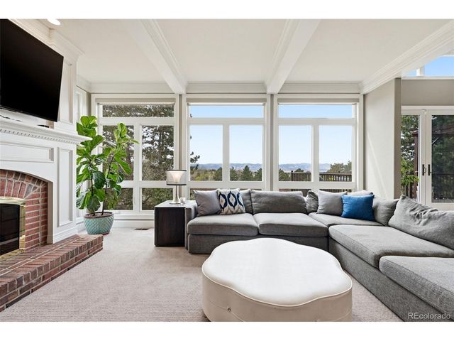 77 Falcon Hills Dr, Highlands Ranch, CO 80126