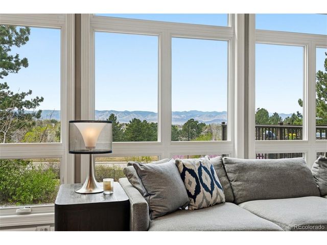 77 Falcon Hills Dr, Highlands Ranch, CO 80126