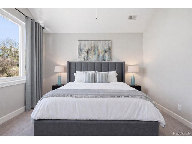 77 Falcon Hills Dr, Highlands Ranch, CO 80126