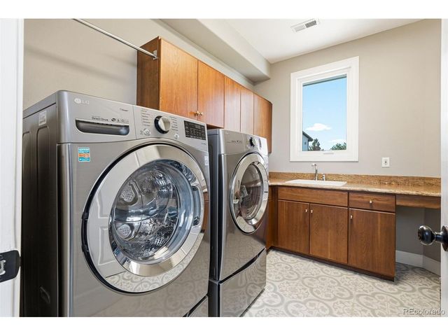 77 Falcon Hills Dr, Highlands Ranch, CO 80126