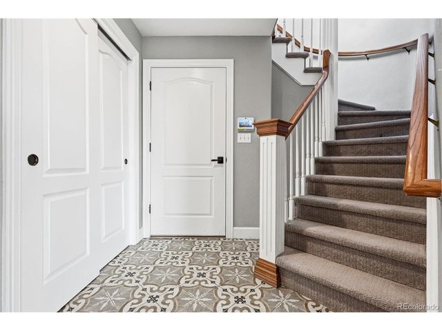 77 Falcon Hills Dr, Highlands Ranch, CO 80126