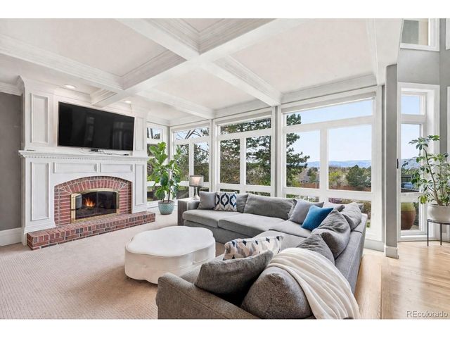 77 Falcon Hills Dr, Highlands Ranch, CO 80126