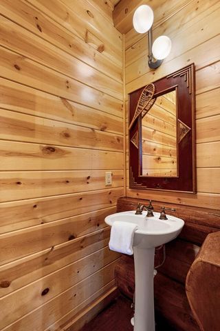 502 Overlook Drive, Blue Ridge, GA 30513