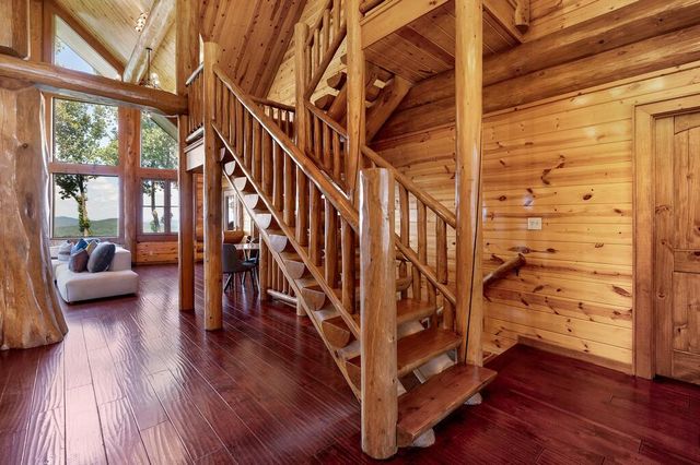502 Overlook Drive, Blue Ridge, GA 30513