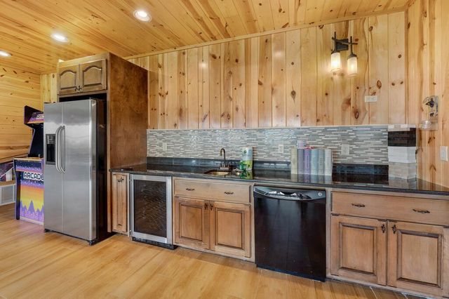 502 Overlook Drive, Blue Ridge, GA 30513