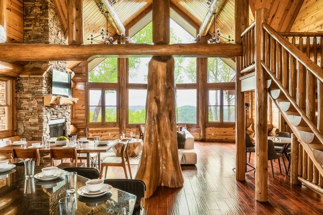 502 Overlook Drive, Blue Ridge, GA 30513