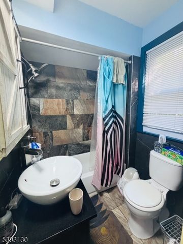 212 4Th St, Passaic City, NJ 07055