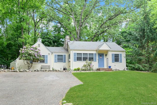 3 Hemion Way, Airmont, NY 10901