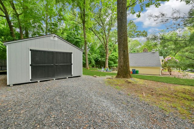 3 Hemion Way, Airmont, NY 10901