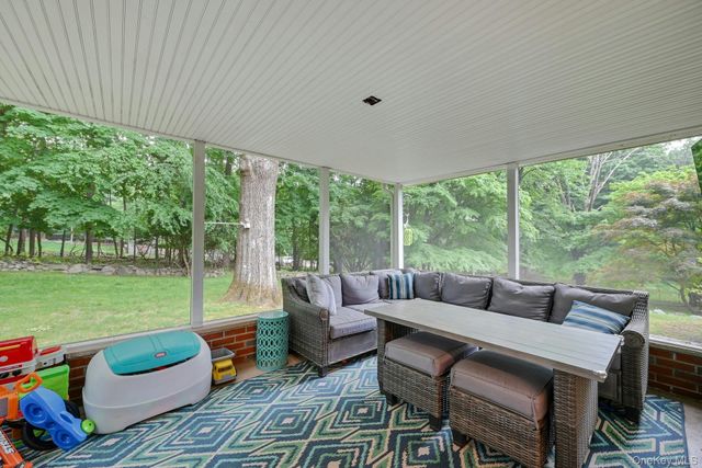 3 Hemion Way, Airmont, NY 10901