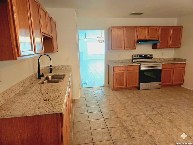 10402 Country Breeze, San Antonio, TX 78240