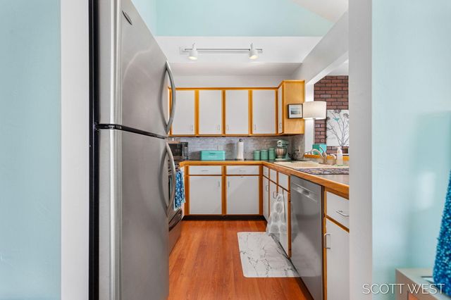 300 Farington Boulevard 16, Holland, MI 49423