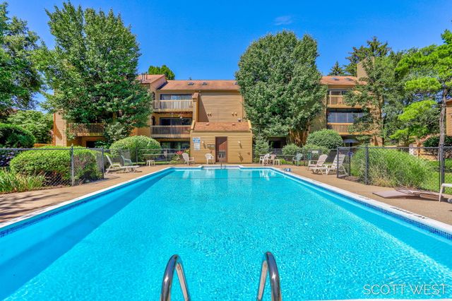 300 Farington Boulevard 16, Holland, MI 49423