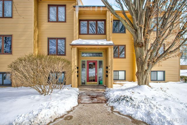 300 Farington Boulevard 16, Holland, MI 49423