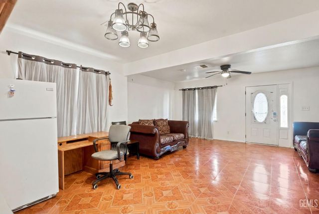 917 P Street, Bakersfield, CA 93304