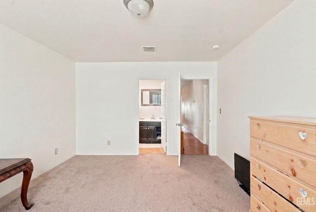 917 P Street, Bakersfield, CA 93304