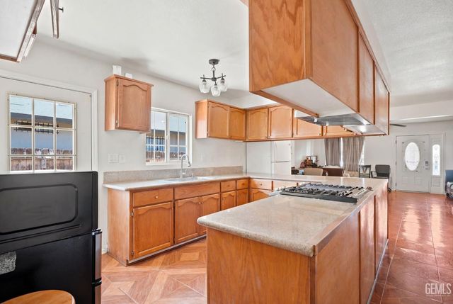 917 P Street, Bakersfield, CA 93304