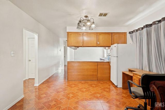 917 P Street, Bakersfield, CA 93304