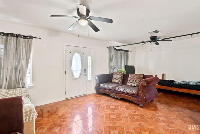 917 P Street, Bakersfield, CA 93304