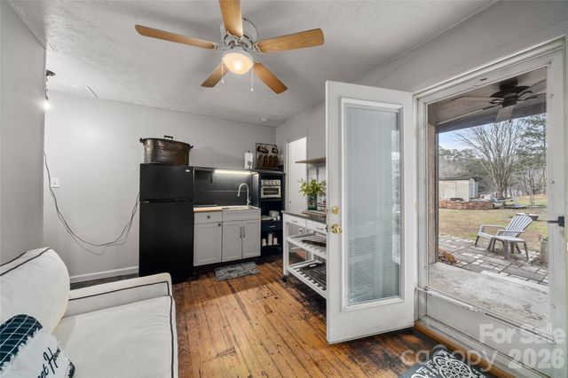 8 Linda Vista Drive, Asheville, NC 28806