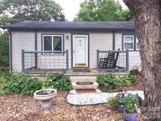 8 Linda Vista Drive, Asheville, NC 28806