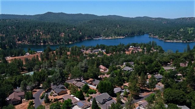 20439 PINE MOUNTAIN DR., Groveland, CA 95321