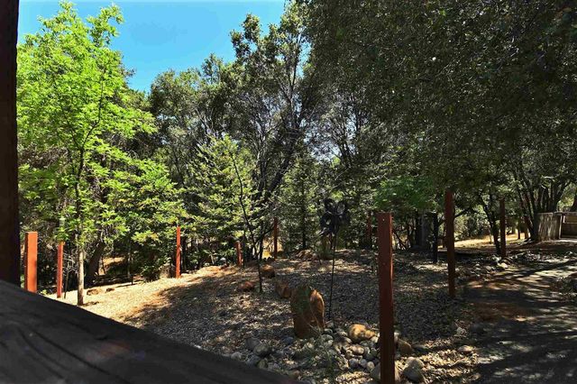 20439 PINE MOUNTAIN DR., Groveland, CA 95321