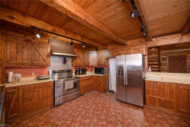 17466 Benns Church BLVD, Smithfield, VA 23430