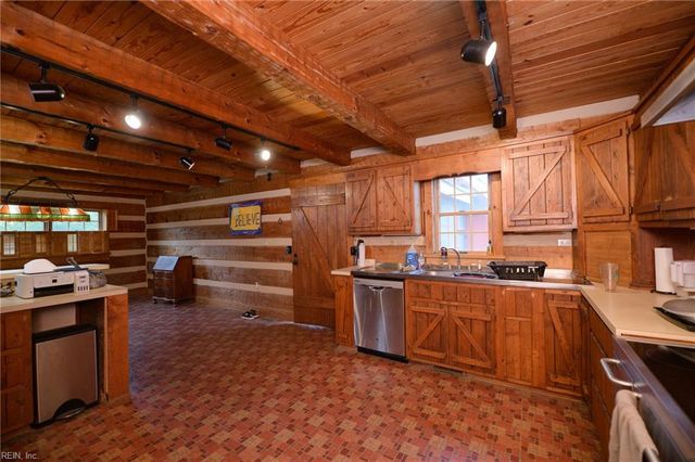 17466 Benns Church BLVD, Smithfield, VA 23430