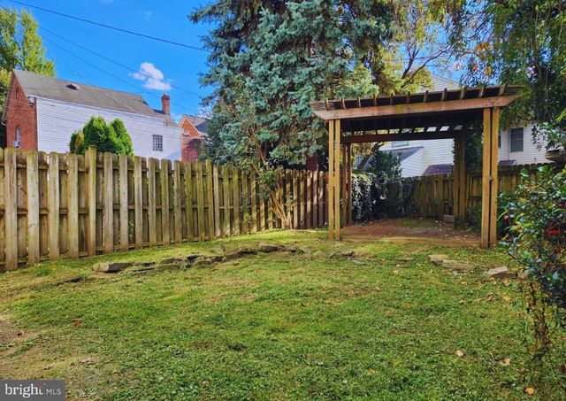 622 SHOWERS ST, Harrisburg, PA 17104