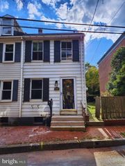 622 SHOWERS ST, Harrisburg, PA 17104