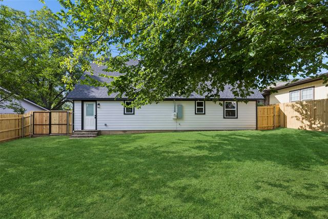 902 Melanie Lane, Keene, TX 76059