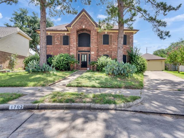 1702 Lake Geneva Court, Houston, TX 77084