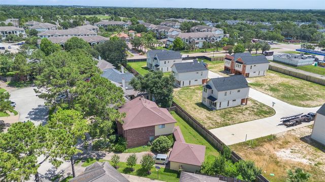 1702 Lake Geneva Court, Houston, TX 77084