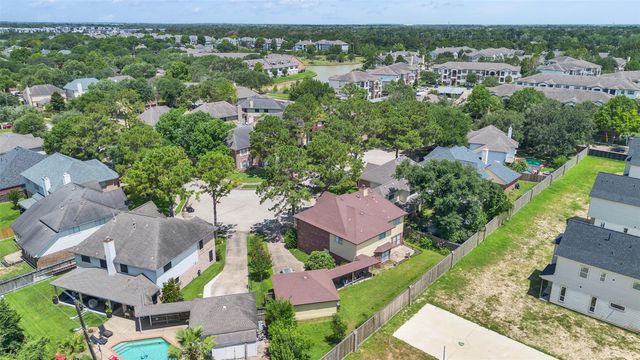 1702 Lake Geneva Court, Houston, TX 77084
