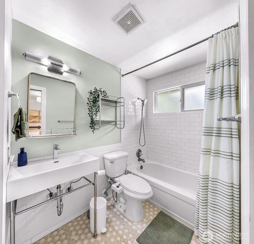 612 S 188th Street, Burien, WA 98148