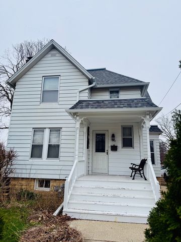 742 S 4th Street, Dekalb, IL 60115