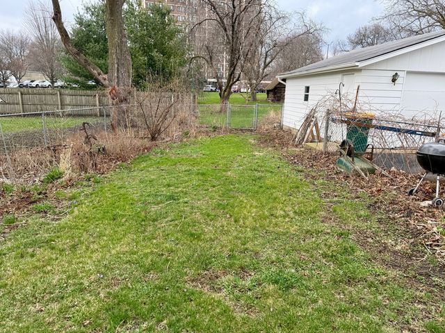 742 S 4th Street, Dekalb, IL 60115