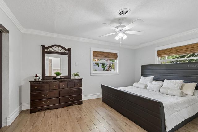 2790 PINELLAS POINT DRIVE S, St Petersburg, FL 33712