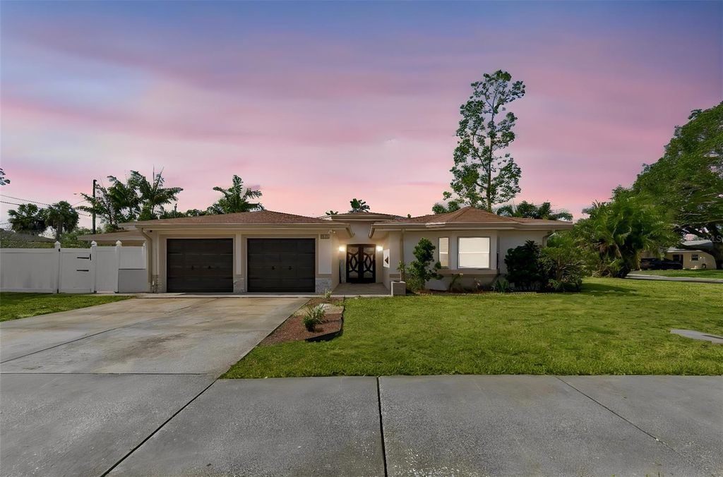 2790 PINELLAS POINT DRIVE S, St Petersburg, FL 33712