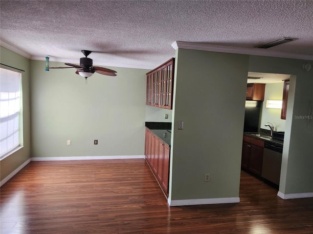 8212 11TH STREET N D, St Petersburg, FL 33702