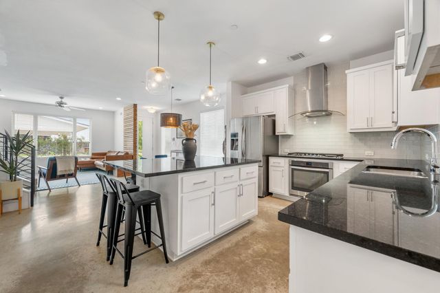 1128 Gunter ST F, Austin, TX 78702