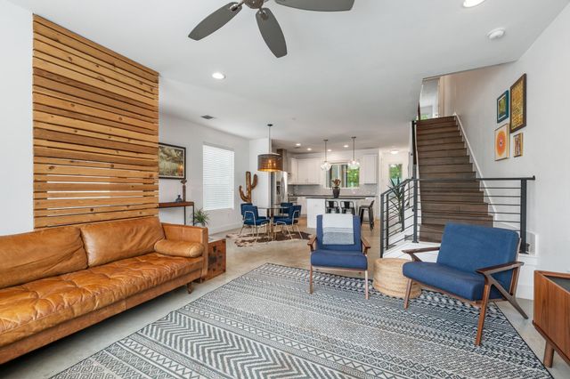 1128 Gunter ST F, Austin, TX 78702