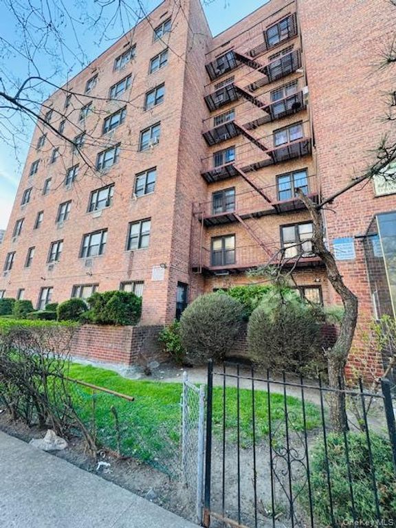 55-30 99th Street 3E, Corona, NY 11368