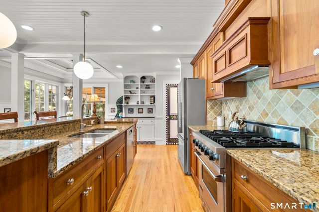 83 Kings Highway, North Haven, CT 06473
