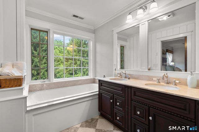 83 Kings Highway, North Haven, CT 06473